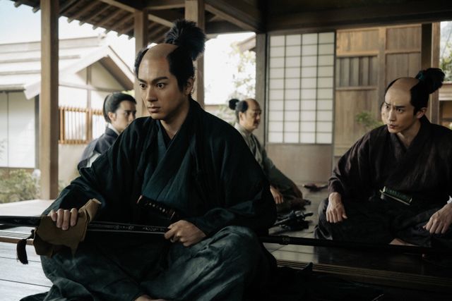血まみれの信長…「どうする家康」本能寺の変場面写真（4枚目）