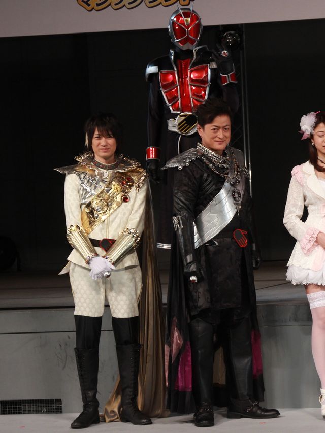 『劇場版 仮面ライダーウィザード イン マジックランド』『劇場版 獣電戦隊キョウリュウジャー ガブリンチョ・オブ・ミュージック』製作会見ギャラリー（3枚目）
