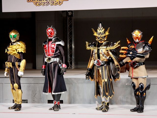 『劇場版 仮面ライダーウィザード イン マジックランド』『劇場版 獣電戦隊キョウリュウジャー ガブリンチョ・オブ・ミュージック』製作会見ギャラリー（11枚目）