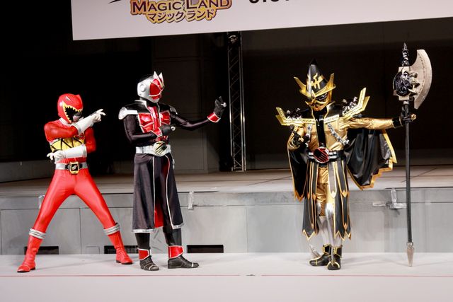 『劇場版 仮面ライダーウィザード イン マジックランド』『劇場版 獣電戦隊キョウリュウジャー ガブリンチョ・オブ・ミュージック』製作会見ギャラリー（31枚目）