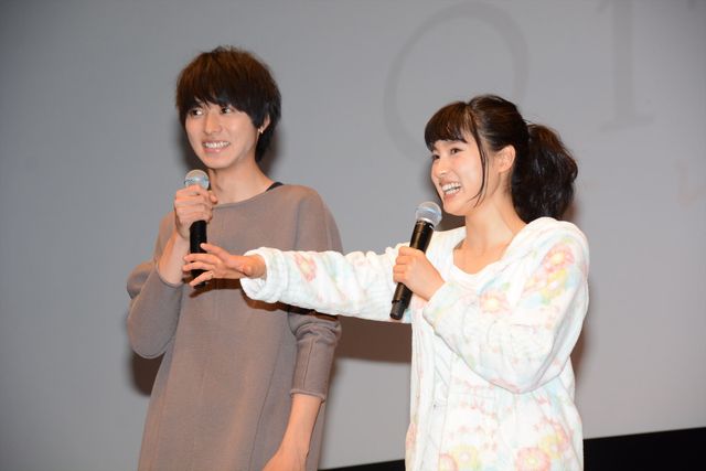 山崎賢人＆土屋太鳳、部屋着姿でこたつ!?『orange－オレンジ－』試写会イベントフォトギャラリー（4枚目）