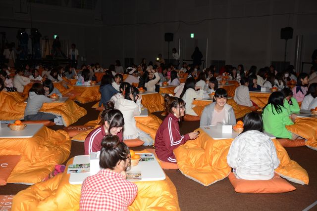 山崎賢人＆土屋太鳳、部屋着姿でこたつ!?『orange－オレンジ－』試写会イベントフォトギャラリー（19枚目）