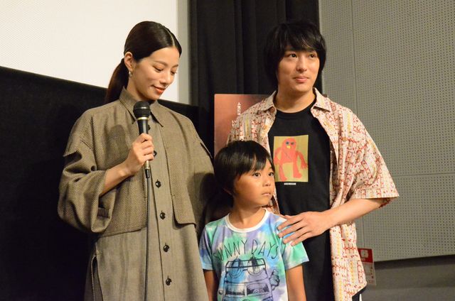 古舘佑太郎、桜井ユキら登場！『アイムクレイジー』初日舞台あいさつ（9枚目）