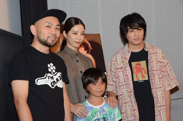 古舘佑太郎、桜井ユキら登場！『アイムクレイジー』初日舞台あいさつ（16枚目）