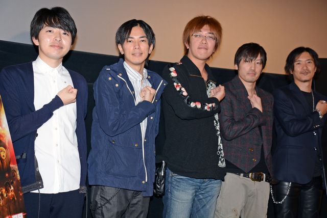（左から）川窪慎太郎、諫山創、荒木哲郎監督、澤野弘之、木下哲哉
