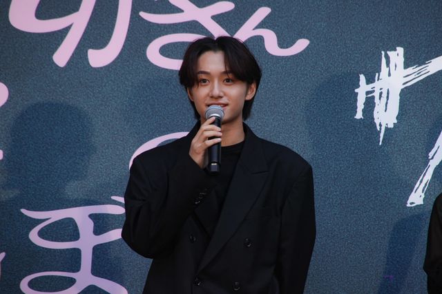 鎮西寿々歌、“だぁれかさん”乱入に戦慄…！『だぁれかさんとアソぼ？』階段セレモニー（24枚目）