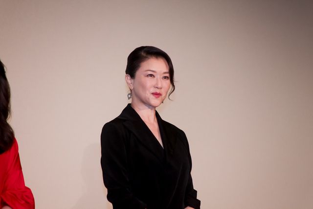 上戸彩、美麗ドレスで魅了『沈黙の艦隊　北極海大海戦』完成披露舞台あいさつ（8枚目）