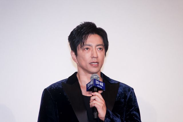 上戸彩、美麗ドレスで魅了『沈黙の艦隊　北極海大海戦』完成披露舞台あいさつ（13枚目）