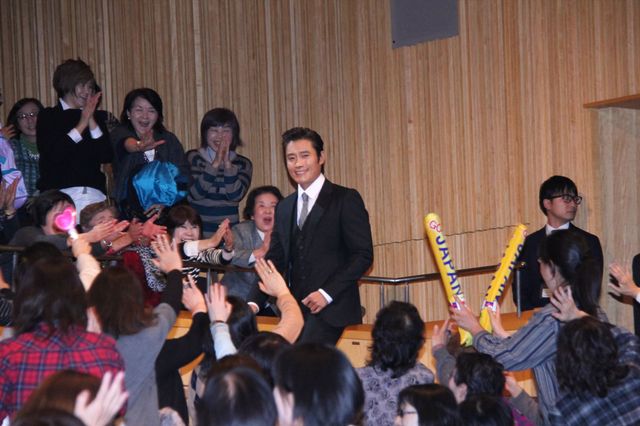 イ・ビョンホン来日に坂本冬美歓喜！『メモリーズ　追憶の剣』イベントフォトギャラリー（2枚目）