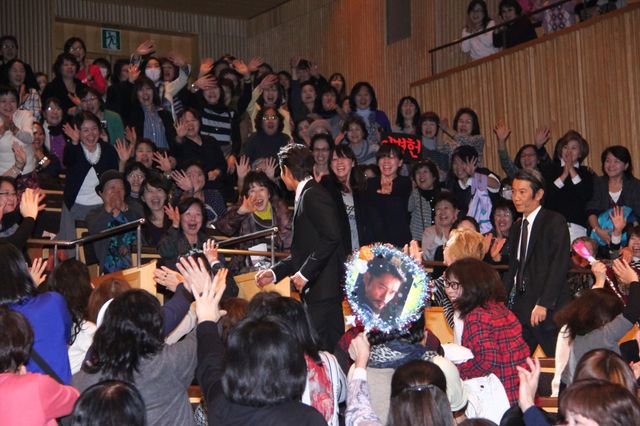 イ・ビョンホン来日に坂本冬美歓喜！『メモリーズ　追憶の剣』イベントフォトギャラリー（3枚目）