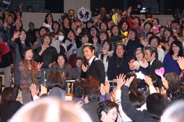 イ・ビョンホン来日に坂本冬美歓喜！『メモリーズ　追憶の剣』イベントフォトギャラリー（4枚目）