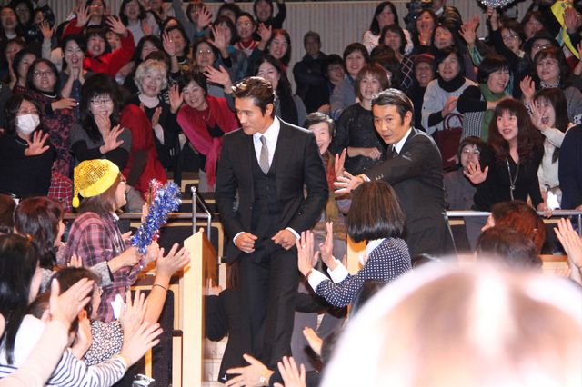 イ・ビョンホン来日に坂本冬美歓喜！『メモリーズ　追憶の剣』イベントフォトギャラリー（5枚目）