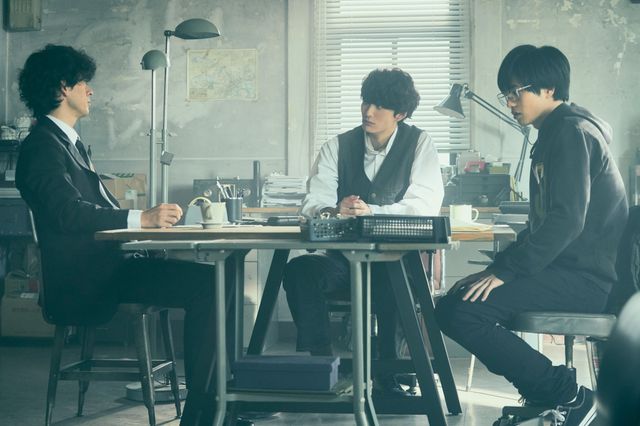 岡田将生＆志尊淳が平手友梨奈と対峙！『さんかく窓の外側は夜』場面写真（3枚目）