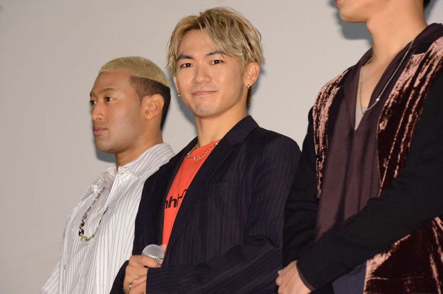 カッケー！『HiGH&LOW THE MOVIE 2 / END OF SKY』初日舞台あいさつ（8枚目）