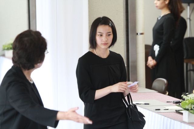 「あまちゃん」キャストも参列「蟹江敬三さんのお別れの会」ギャラリー（2枚目）