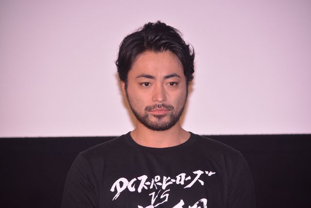 山田孝之ら“予算崩壊”Tシャツで登場！『DCスーパーヒーローズ vs 鷹の爪団』初日（4枚目）