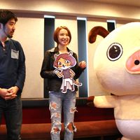 フォトギャラリー 鈴木亜美が声優に初挑戦 パンパカパンツ 公開アフレコ シネマトゥデイ