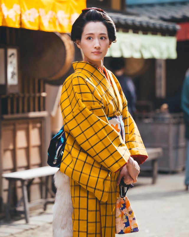 「べらぼう」綾瀬はるかの九郎助稲荷が町娘＆武士に変身＜13枚＞（6枚目）