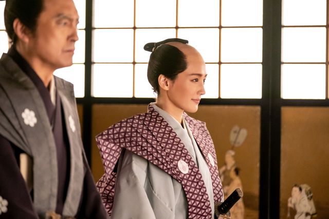 「べらぼう」綾瀬はるかの九郎助稲荷が町娘＆武士に変身＜13枚＞（12枚目）