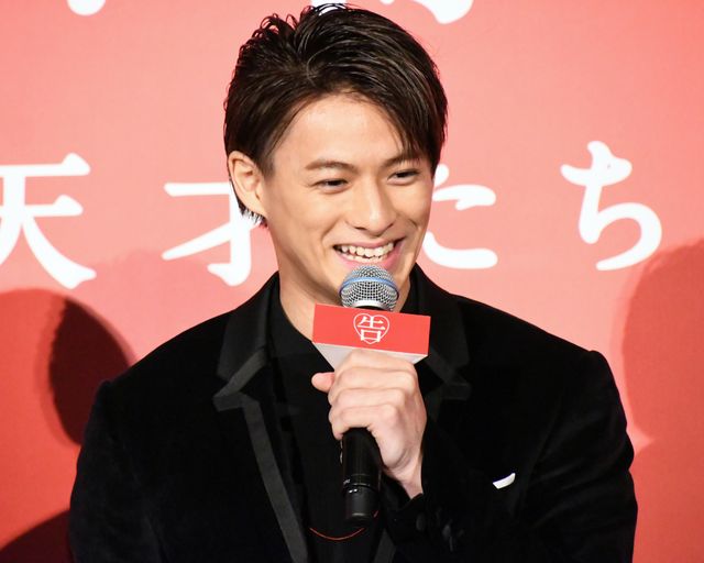 橋本環奈、平野紫耀の天然ぶりを報告『かぐや様は告らせたい』完成披露舞台あいさつ：フォトギャラリー