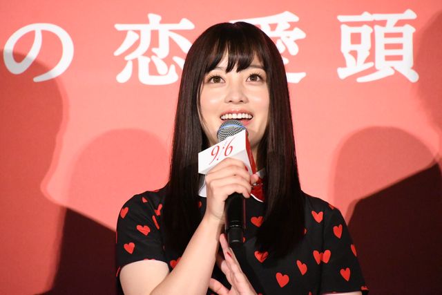 橋本環奈、平野紫耀の天然ぶりを報告『かぐや様は告らせたい』完成披露舞台あいさつ（4枚目）