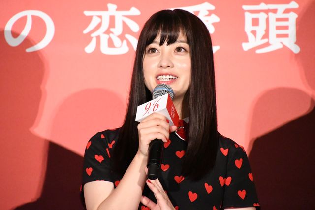 橋本環奈、平野紫耀の天然ぶりを報告『かぐや様は告らせたい』完成披露舞台あいさつ（5枚目）