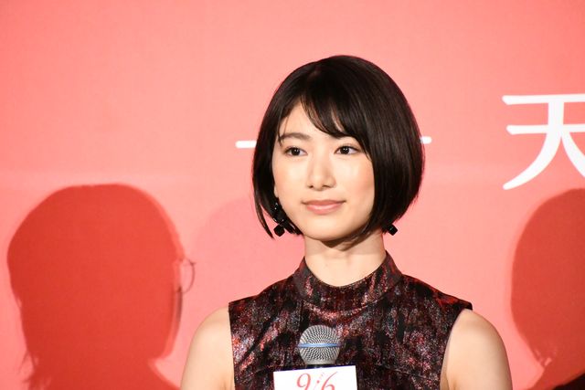 橋本環奈、平野紫耀の天然ぶりを報告『かぐや様は告らせたい』完成披露舞台あいさつ（11枚目）