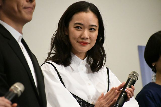 高橋一生、蒼井優との新婚シーンは役者冥利に尽きる！『ロマンスドール』初日舞台あいさつ（2枚目）