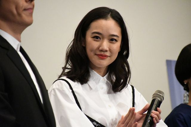 高橋一生、蒼井優との新婚シーンは役者冥利に尽きる！『ロマンスドール』初日舞台あいさつ（3枚目）