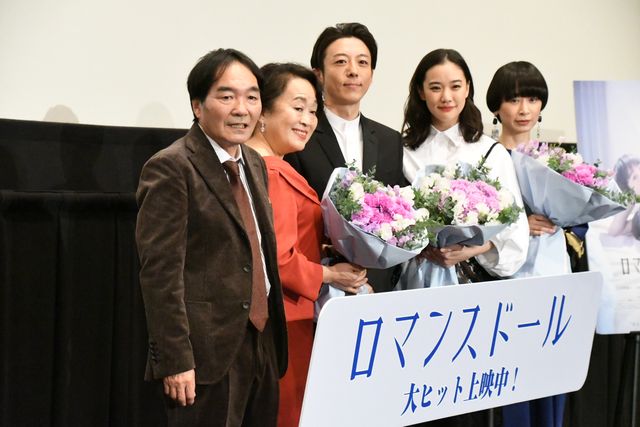 高橋一生、蒼井優との新婚シーンは役者冥利に尽きる！『ロマンスドール』初日舞台あいさつ（16枚目）