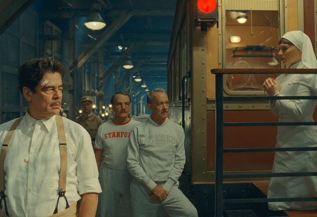 傷だらけのベニチオ・デル・トロが…『ザ・ザ・コルダのフェニキア計画』場面写真9点（5枚目）