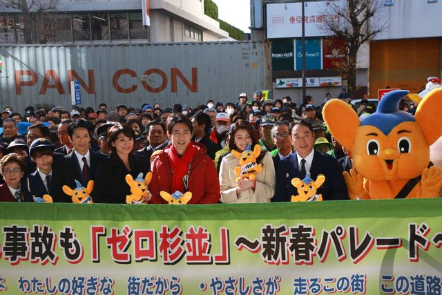 阿佐ヶ谷駅ホームに手を振る小泉孝太郎！新ドラマ「警視庁ゼロ係」会見フォトギャラリー（6枚目）