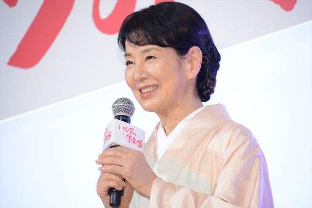 着物の吉永小百合＆ドレスの広瀬すずが美しい！『いのちの停車場』全国公開記念舞台あいさつ（7枚目）