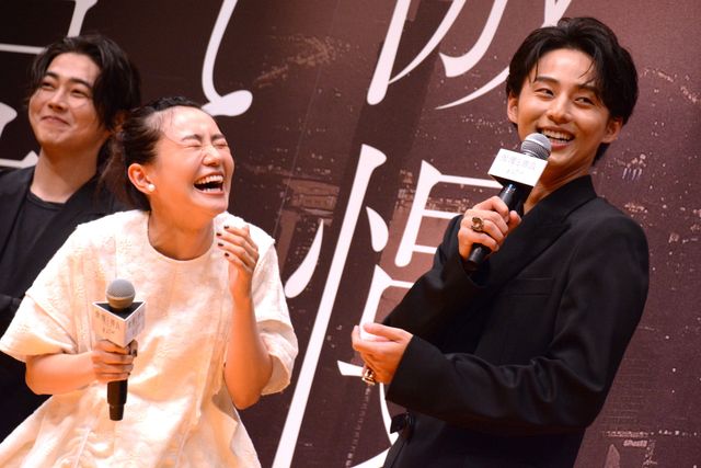 藤ヶ谷太輔、奈緒をエスコート！『傲慢と善良』ジャパンプレミア（2枚目）