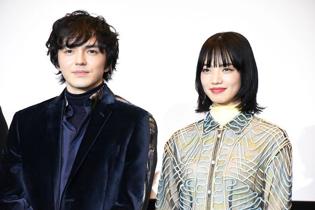 華やか！林遣都、小松菜奈、井浦新ら登壇　映画『恋する寄生虫』公開記念舞台あいさつ（2枚目）