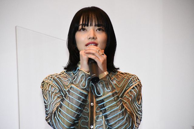 華やか！林遣都、小松菜奈、井浦新ら登壇　映画『恋する寄生虫』公開記念舞台あいさつ（13枚目）