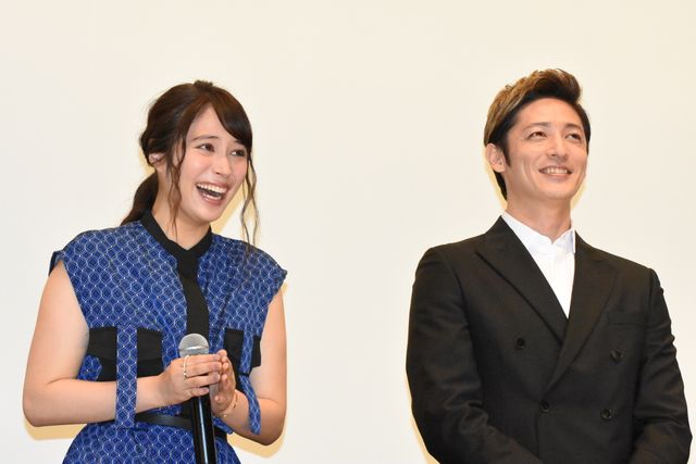玉木宏＆広瀬アリスがくす玉割りー！映画『探偵ミタライの事件簿』初日舞台あいさつフォトギャラリー（19枚目）