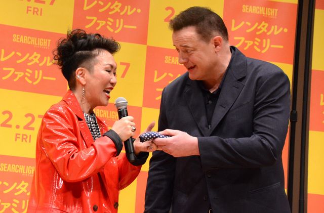 ブレンダン・フレイザー、涙する子役＆HIKARI監督に神対応！映画『レンタル・ファミリー』チャリティー試写会：フォトギャラリー