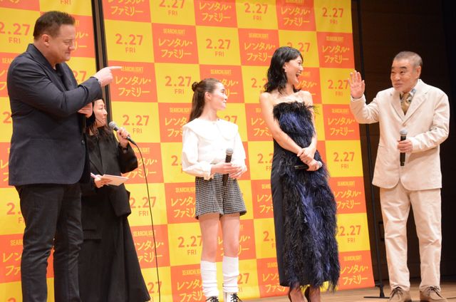 ブレンダン・フレイザー、涙する子役＆HIKARI監督に神対応！映画『レンタル・ファミリー』チャリティー試写会（2枚目）