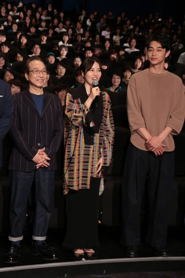 長澤まさみ、サプライズ大成功！東出昌大＆小日向文世「マジで騙された！」（25枚目）