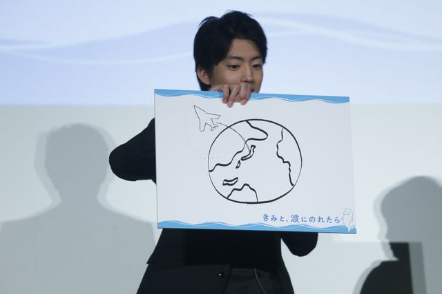片寄涼太、挑戦したいことをイラストで宣言！『きみと、波にのれたら』初日舞台あいさつ（16枚目）