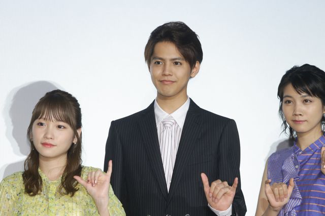 片寄涼太、挑戦したいことをイラストで宣言！『きみと、波にのれたら』初日舞台あいさつ（20枚目）