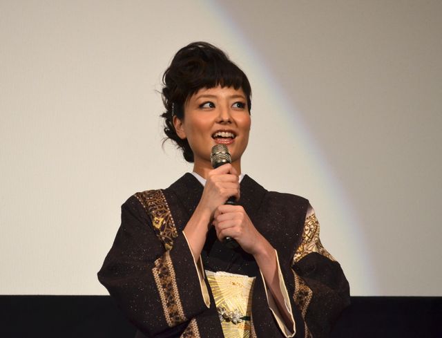 映画『極道の妻（つま）たち Neo』初日舞台あいさつ（3枚目）