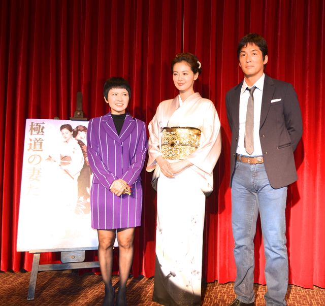 映画『極道の妻（つま）たち Neo』初日舞台あいさつ（17枚目）
