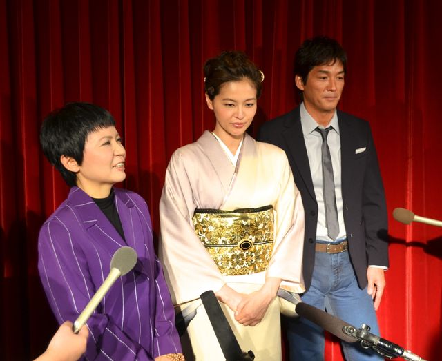 映画『極道の妻（つま）たち Neo』初日舞台あいさつ（20枚目）