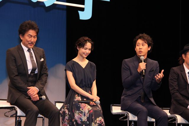 役所広司、宮崎あおい、広瀬すず、染谷将太ら豪華俳優陣ずらり！映画『バケモノの子』完成披露会見フォトギャラリー（21枚目）