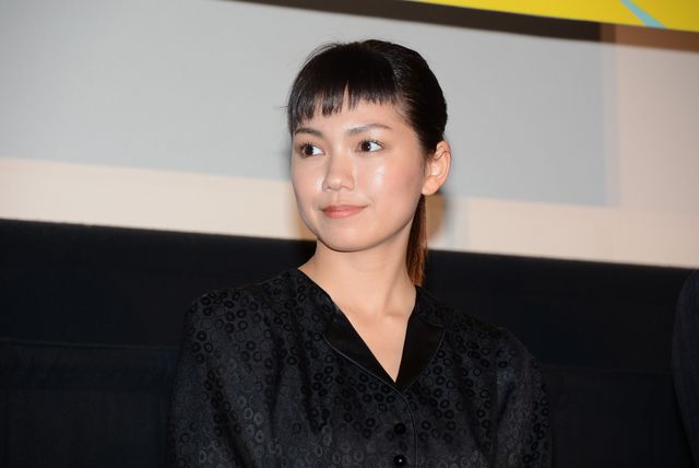 野村周平＆二階堂ふみ、『日々ロック』公開をロックな鏡開きで祝福！　画像ギャラリー：フォトギャラリー