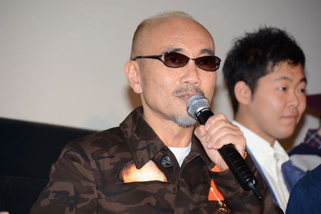 野村周平＆二階堂ふみ、『日々ロック』公開をロックな鏡開きで祝福！　画像ギャラリー（14枚目）