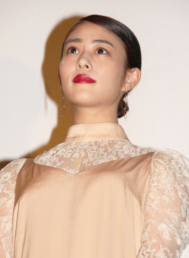 福士蒼汰、高畑充希、竹内結子、広瀬アリス、ミルクの樽で鏡開き！『旅猫リポート』公開記念舞台あいさつ（2枚目）