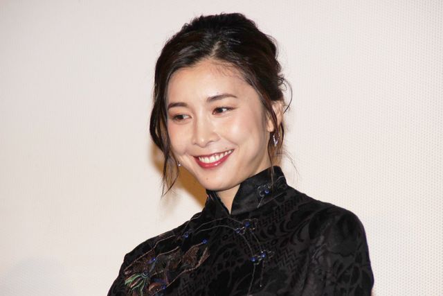 福士蒼汰、高畑充希、竹内結子、広瀬アリス、ミルクの樽で鏡開き！『旅猫リポート』公開記念舞台あいさつ（4枚目）